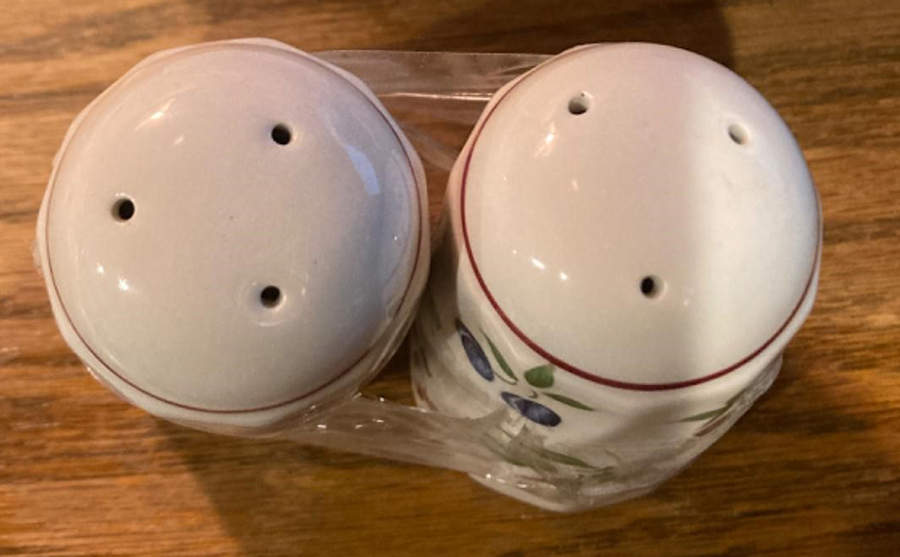 Sweetbriar Salt Shaker by Johnson Brothers-1