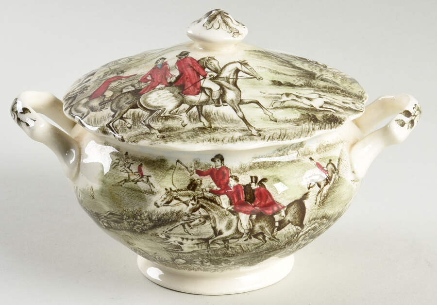 Tally Ho Sugar Bowl & Lid by Johnson Brothers-1