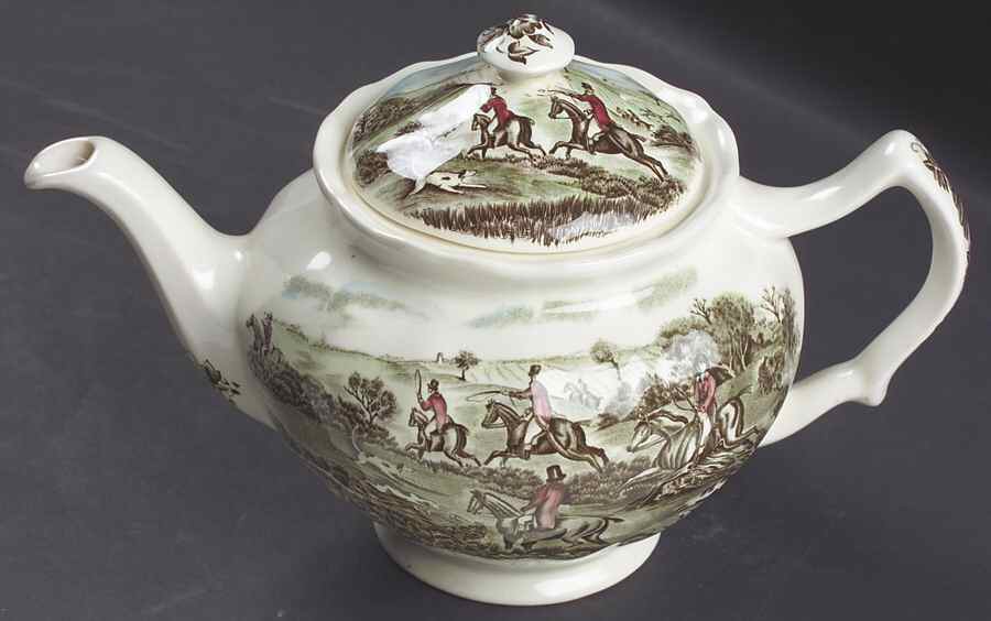 Tally Ho Teapot & Lid by Johnson Brothers-1