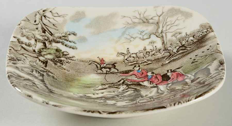 Tally Ho 4" Ashtray by Johnson Brothers-1