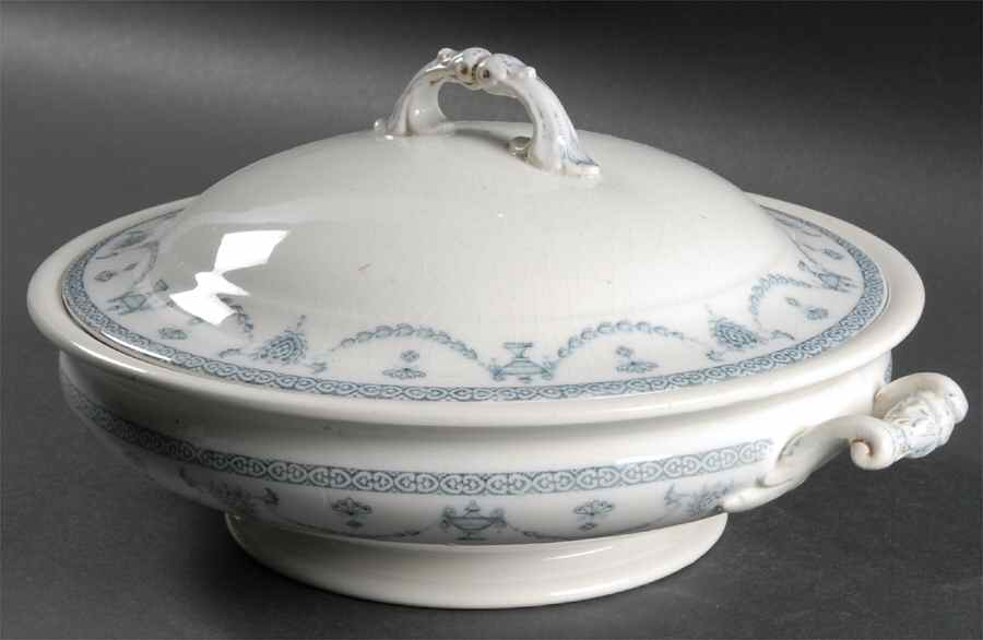 The Villiers Round Covered Vegetable by Johnson Brothers-1