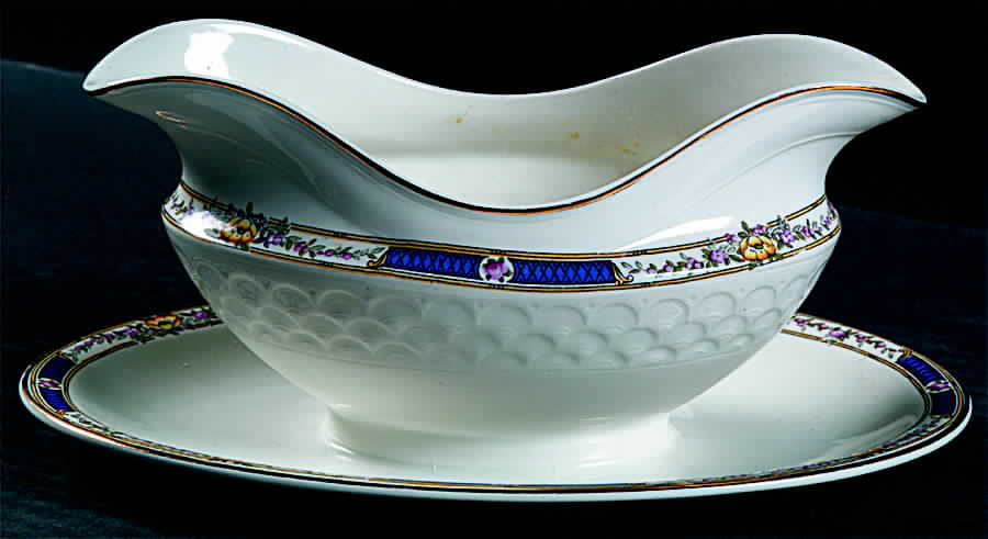 Vincent Gravy Boat with Attached Underplate by Johnson Brothers-1