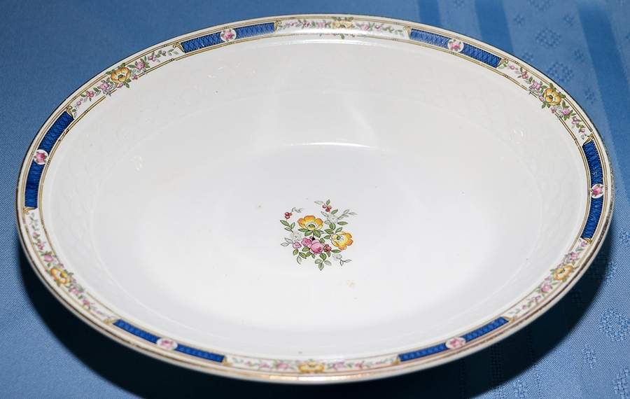 Vincent 9" Oval Vegetable Bowl by Johnson Brothers-1