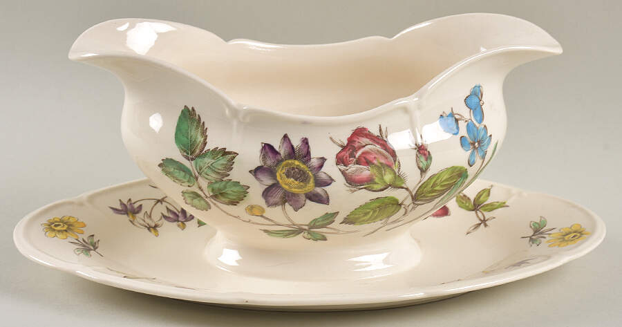 Wakefield Gravy Boat with Attached Underplate by Johnson Brothers-1