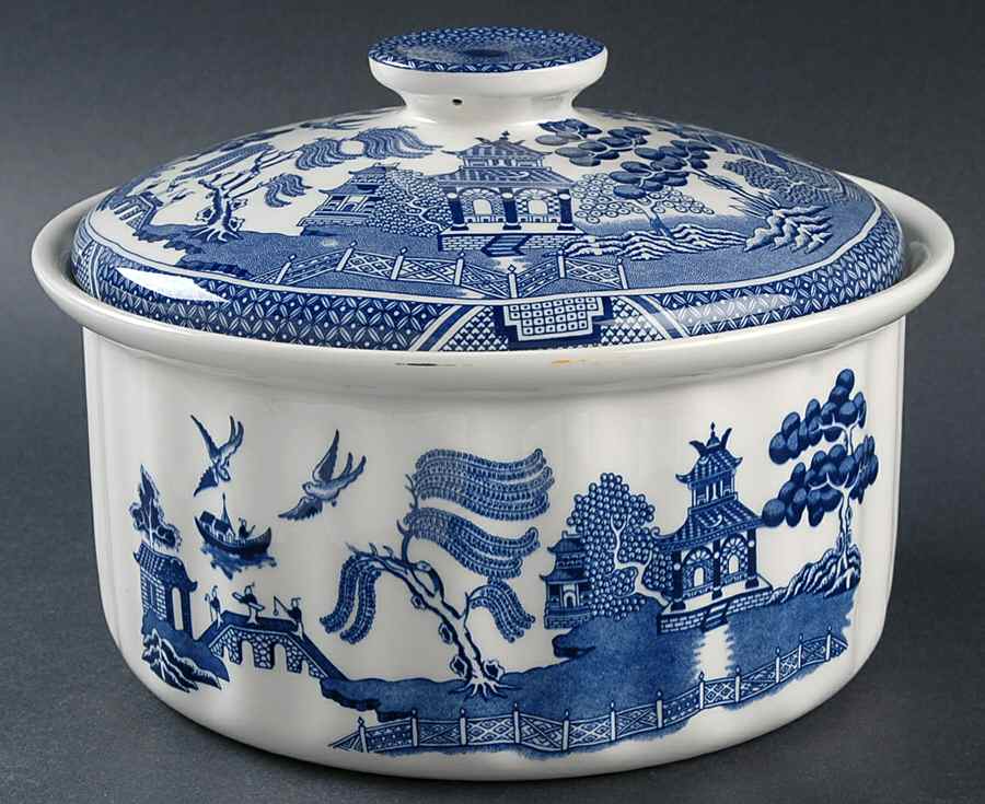 Willow Blue (Made in England, Earthenware, Newer) 2.5 Qt Round Covered Casserole by Johnson Brothers-1