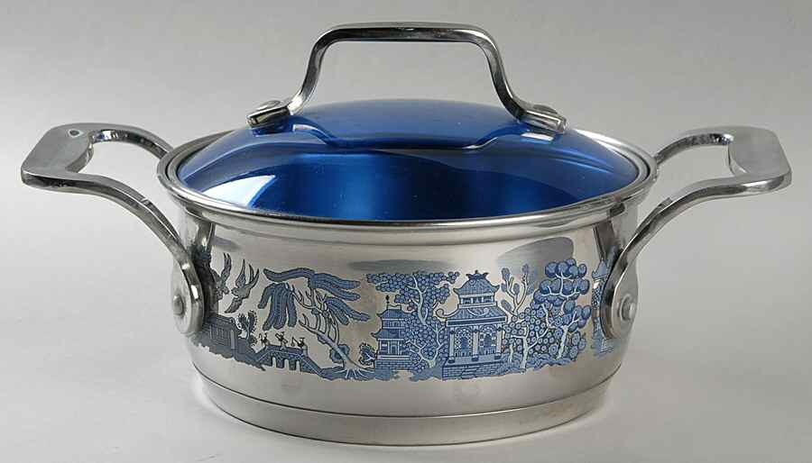 Willow Blue (Made in England, Earthenware, Newer) 1.5 Quart Metal Stew Pot by Johnson Brothers-1