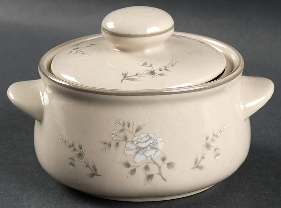 JMP5 Individual Casserole & Lid by JMP Marketing-1
