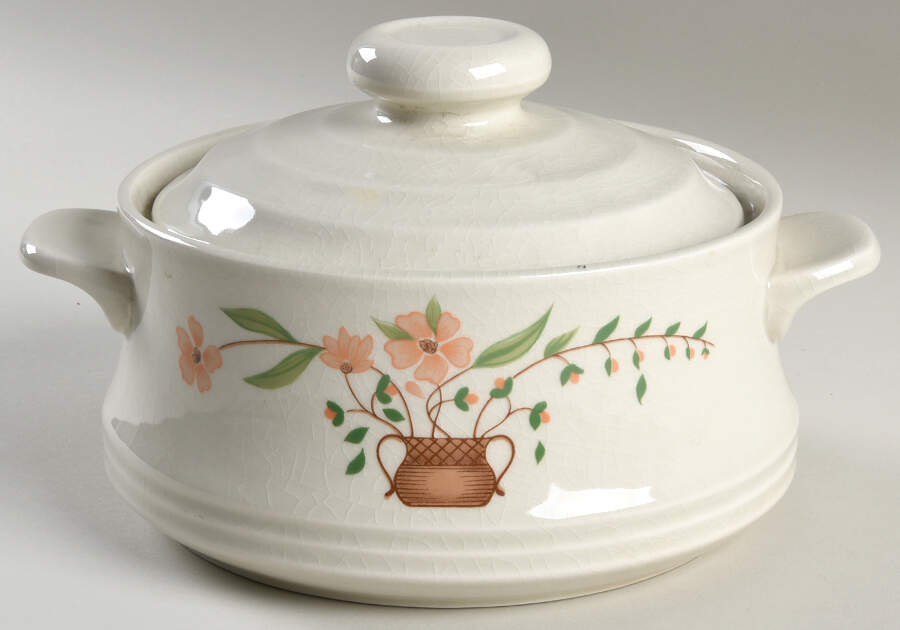 JMP8 1.5 Qt Round Covered Casserole by JMP Marketing-1