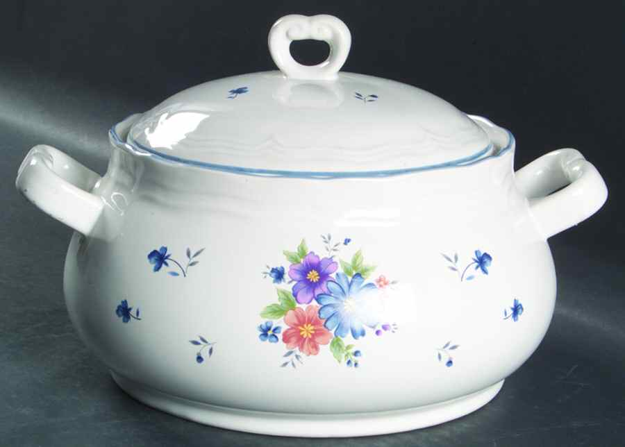 Provincial Bouquet 2.5 Qt Round Covered Casserole by JMP Marketing-1