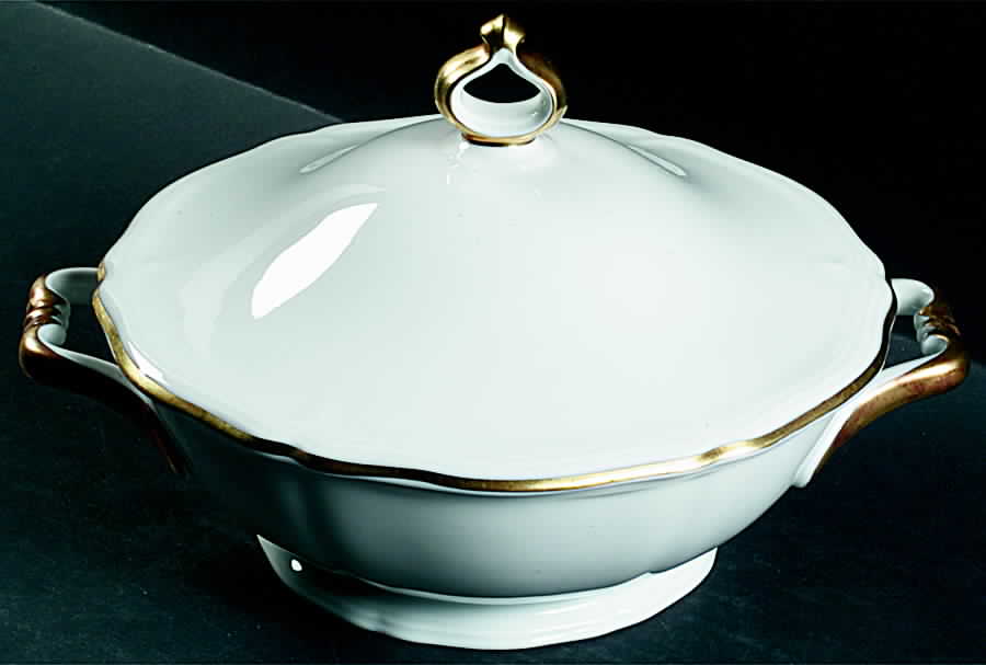 E504 Round Covered Vegetable by Johann Haviland-1