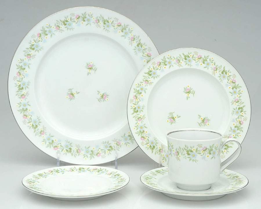 Forever Spring 40 Piece Estate Set by Johann Haviland-1