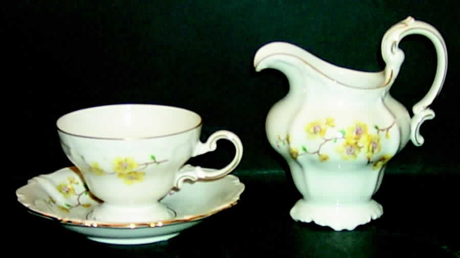 JOH104 Creamer by Johann Haviland-1