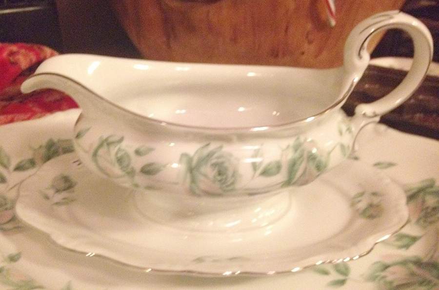JOH184 Gravy Boat with Attached Underplate by Johann Haviland-1