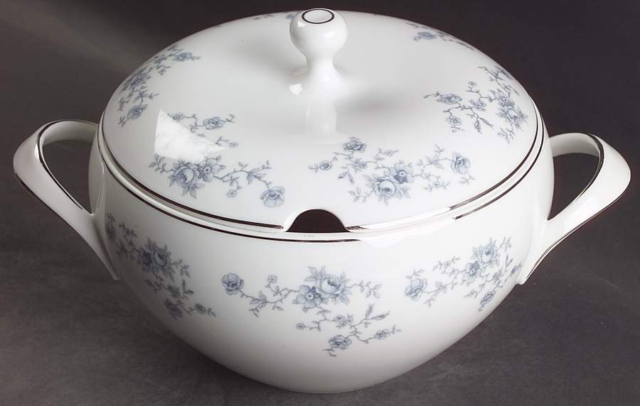 Blue Garland (Coupe, Platinum) Tureen & Lid by Johann Haviland-1