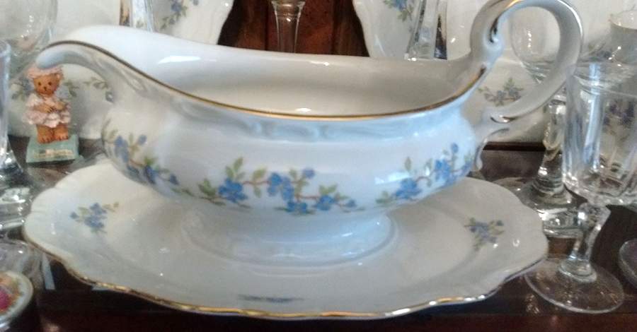 JOH196 Gravy Boat with Attached Underplate by Johann Haviland-1