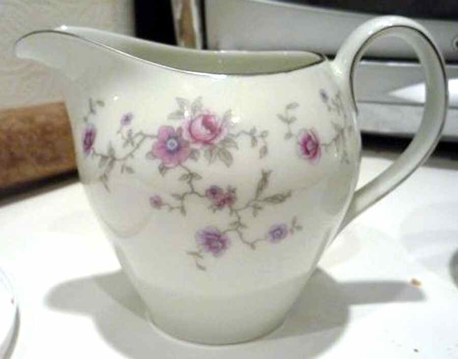 JOH217 Creamer by Johann Haviland-1