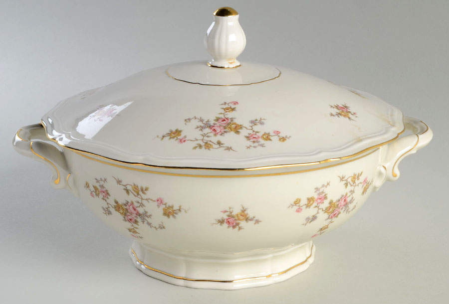JOH32 Round Covered Vegetable by Johann Haviland-1