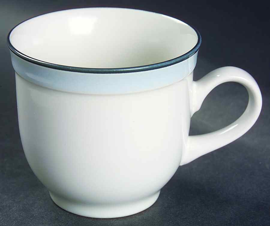 Mountain Sky Flat Cup by Johann Haviland-1