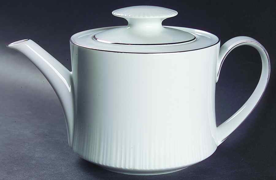 Platinum Riviera Teapot & Lid by Johann Haviland-1