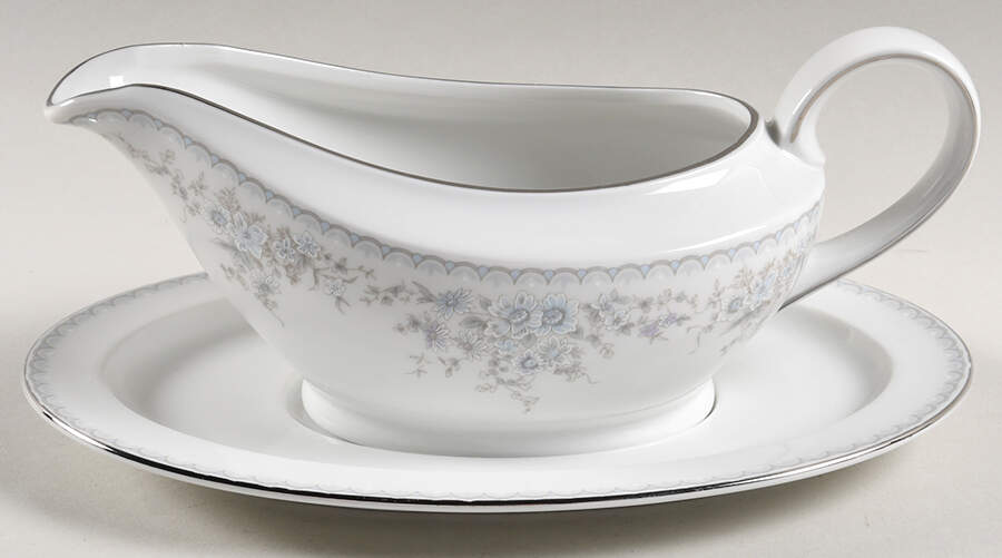 Royal Lace Gravy Boat & Underplate by Johann Haviland-1