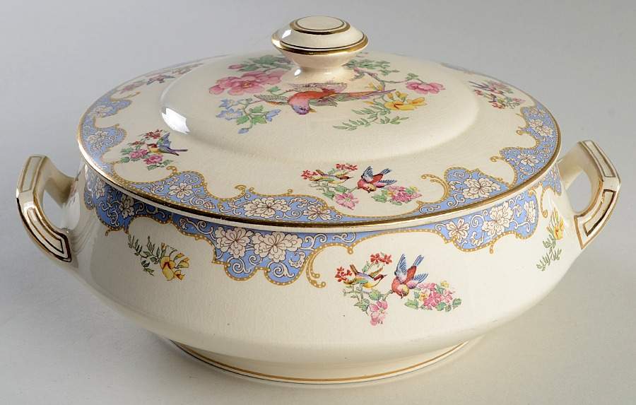 Bordeaux Round Covered Vegetable by George Jones & Sons-1