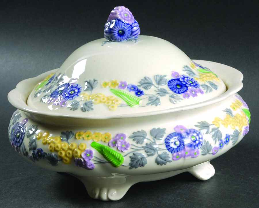 Devon Round Covered Vegetable by George Jones & Sons-1
