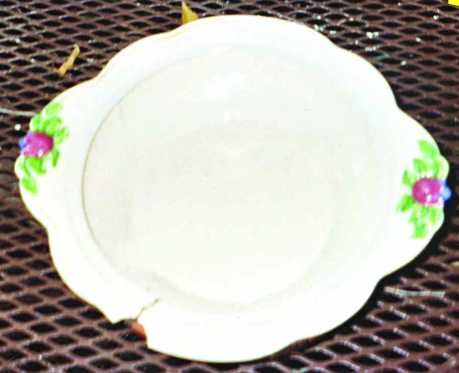 Mayflower Round Vegetable No Lid by George Jones & Sons-1