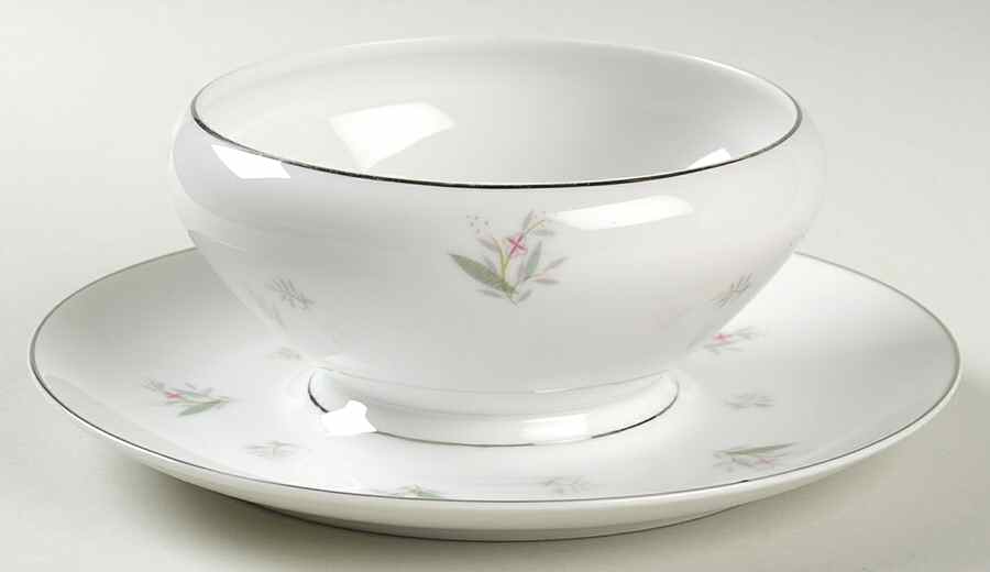 Calumet Gravy Boat with Attached Underplate by Jyoto-1