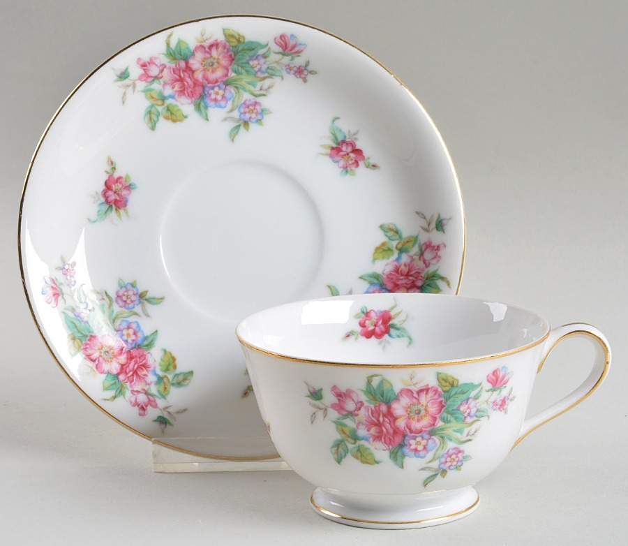 Hanford Footed Cup & Saucer Set by Jyoto-1