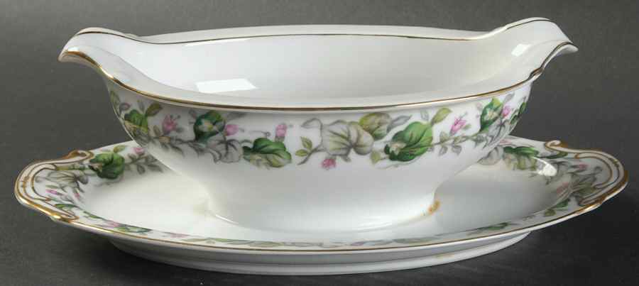 Regalia Gravy Boat with Attached Underplate by Jyoto-1