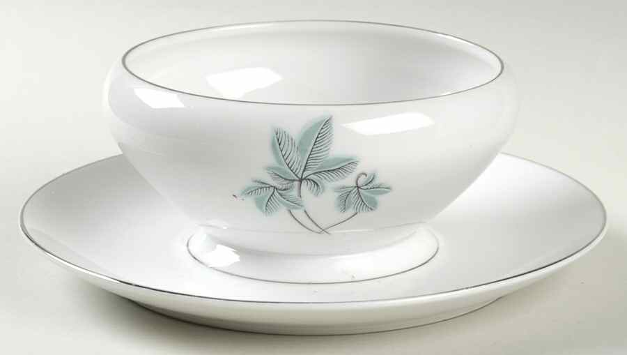 Trio Gravy Boat with Attached Underplate by Jyoto-1