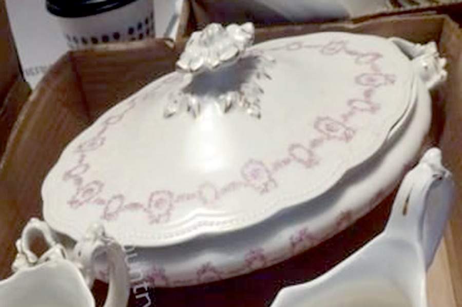 JB313 Oval Covered Vegetable by Johnson Brothers-1