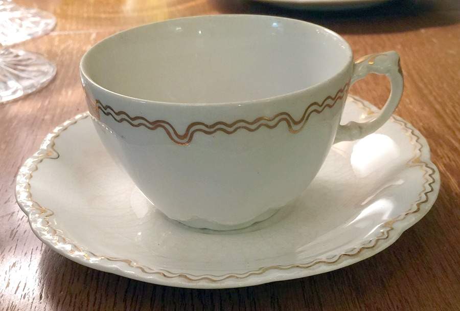 JB314 Flat Cup & Saucer Set by Johnson Brothers-1