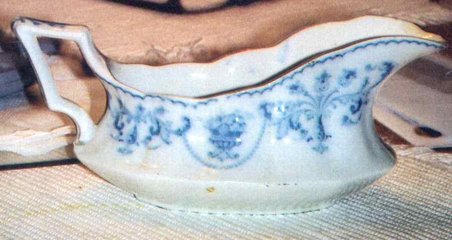 Brittany Gravy Boat by Johnson Brothers-1