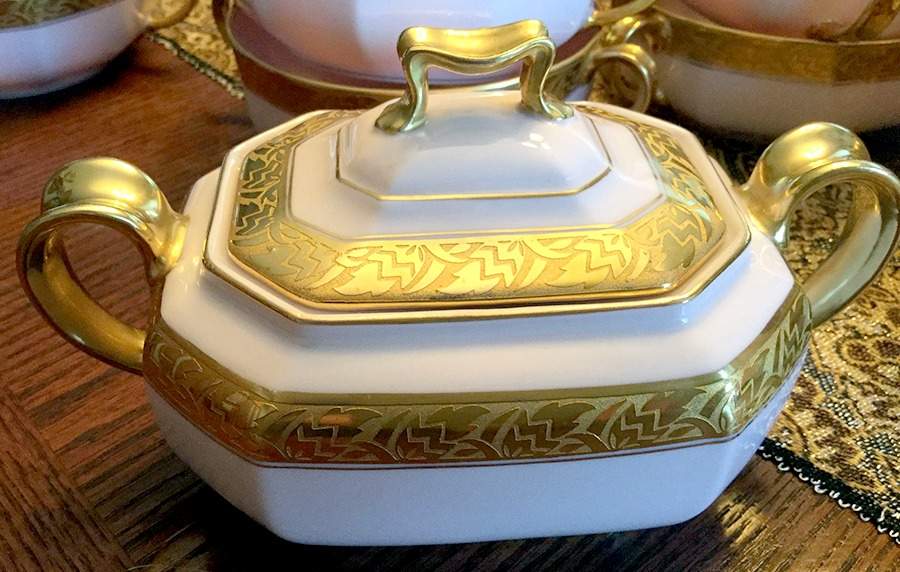 30012 Sugar Bowl & Lid by Johann Haviland-1