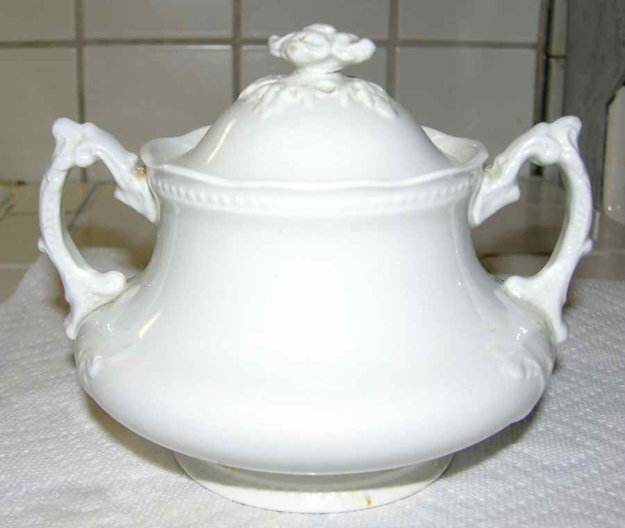 Ermine Sugar Bowl & Lid by Johnson Brothers-1
