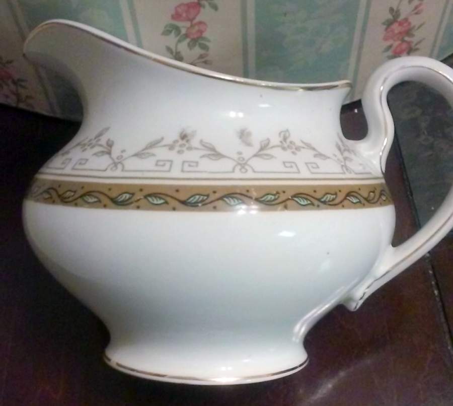 JB366 Creamer by Johnson Brothers-1