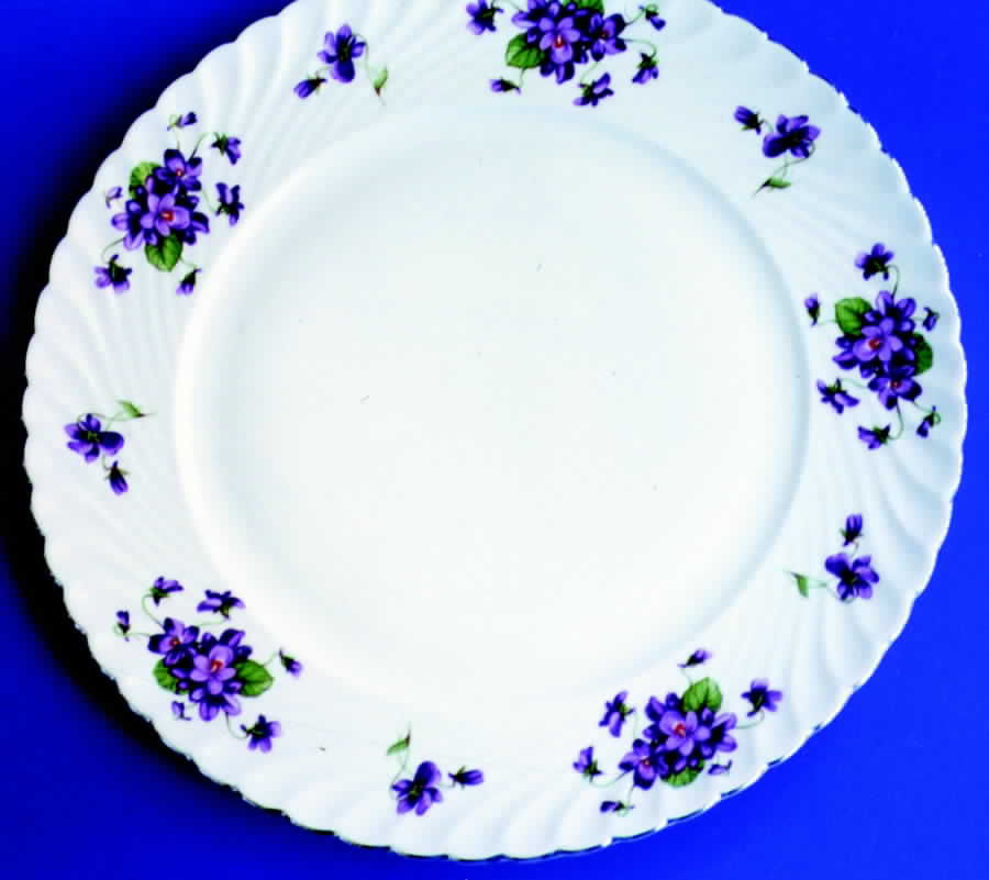 Viola Dinner Plate by Jaeger-1