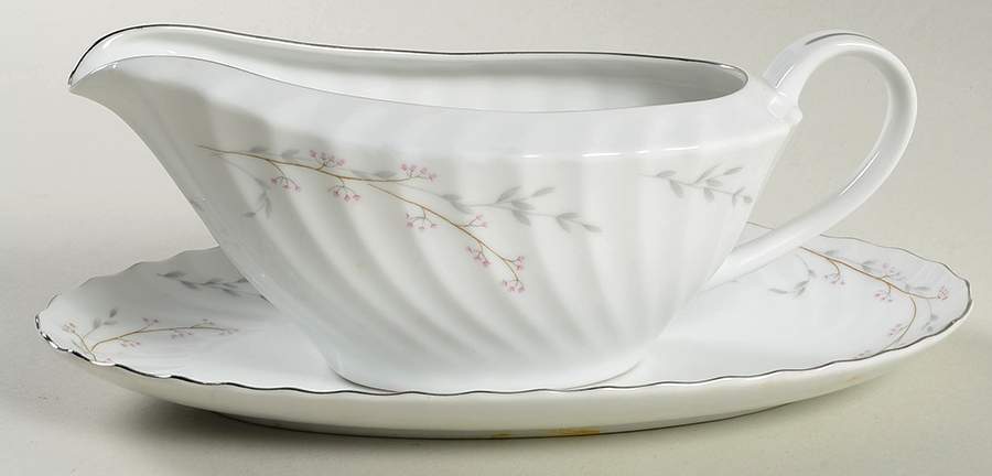 Springfield Gravy Boat & Underplate by M Japan-1