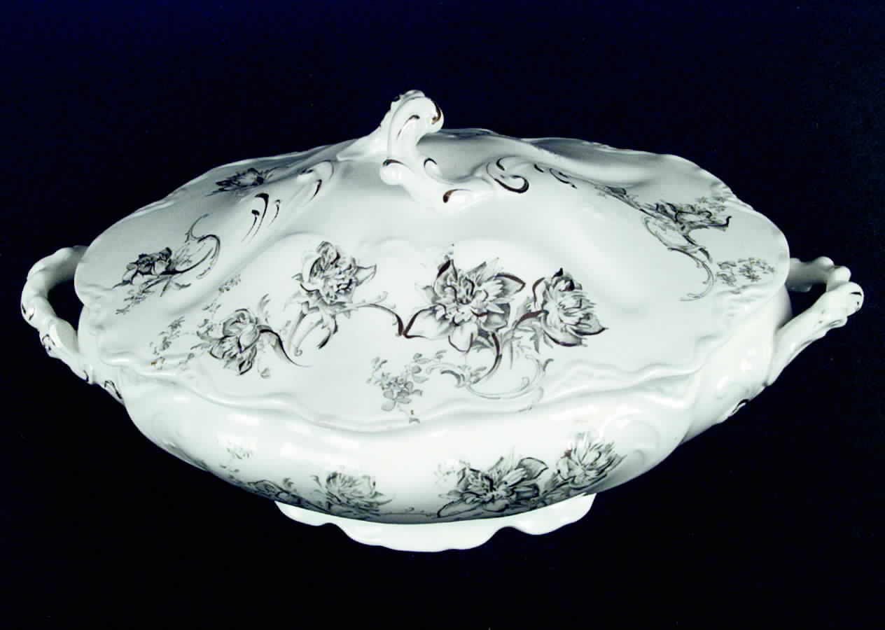 Neapolitan Green Oval Covered Vegetable by Johnson Brothers-1