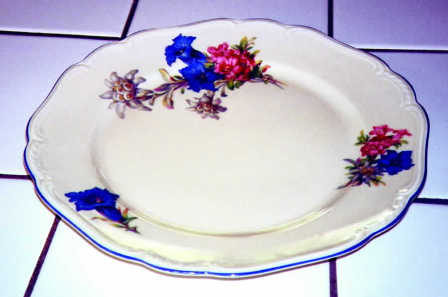 JAE52 Dinner Plate by Jaeger-1
