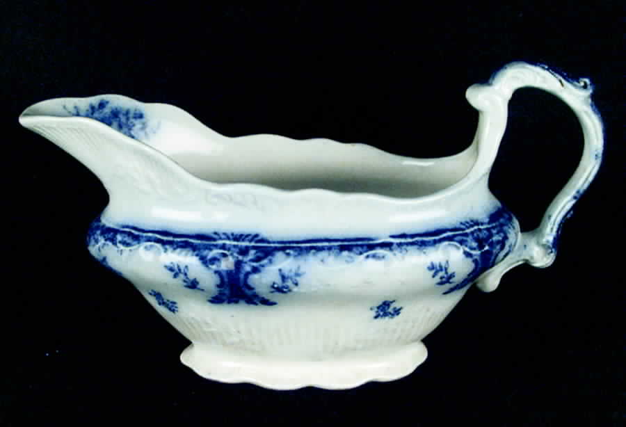 Clarissa Gravy Boat by Johnson Brothers-1