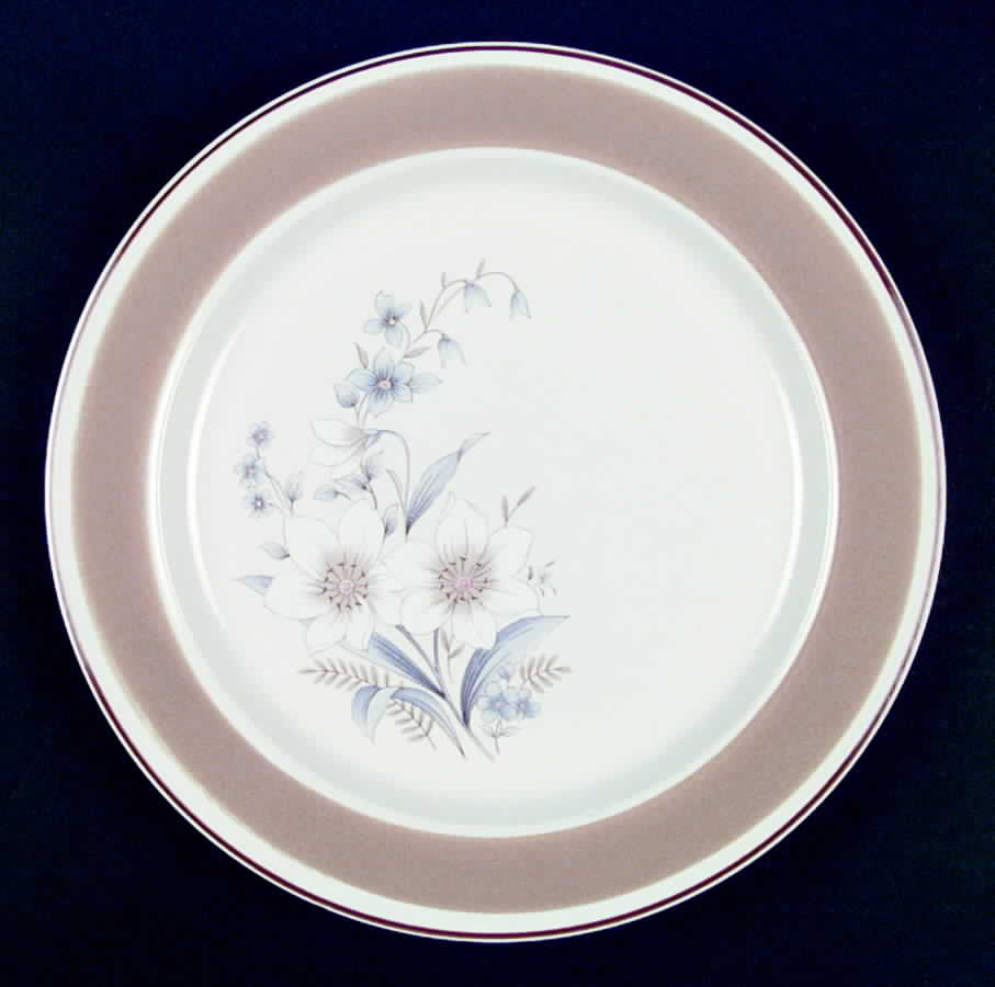Spring Garden Dinner Plate by Japan-1