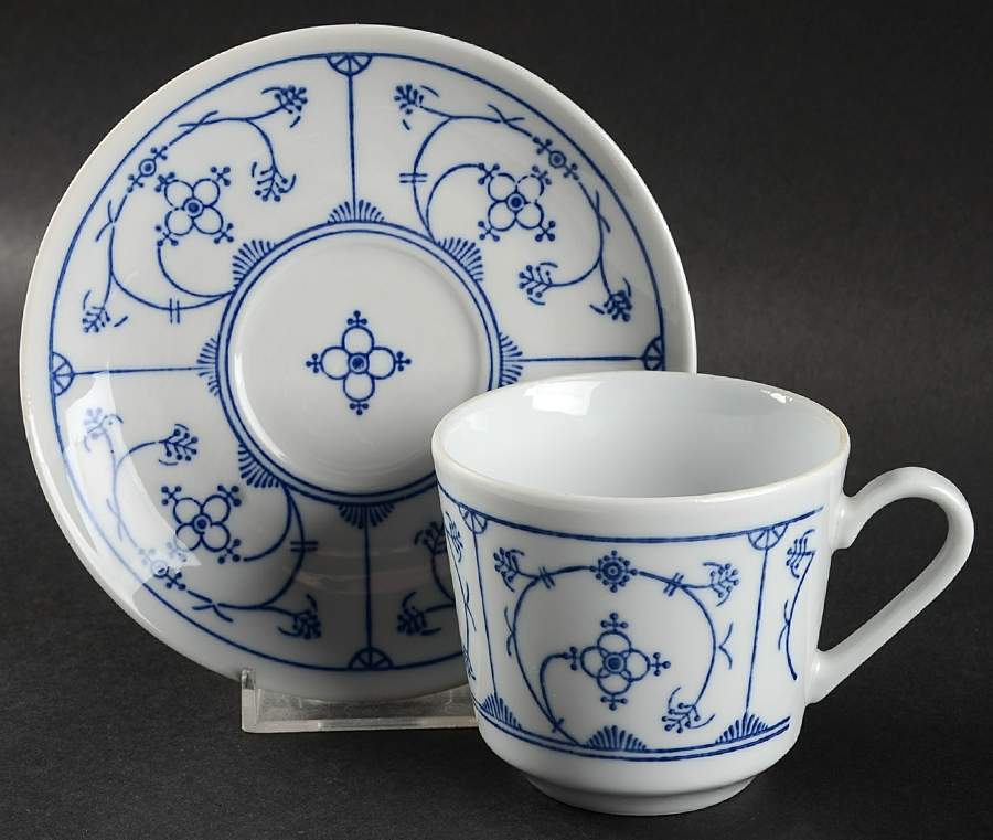 Blau Saks Flat Cup & Saucer Set by Jaeger-1