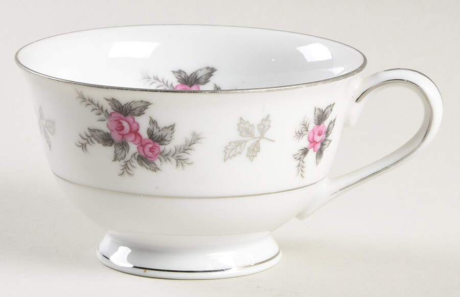 Rosette Footed Cup by Japan-1