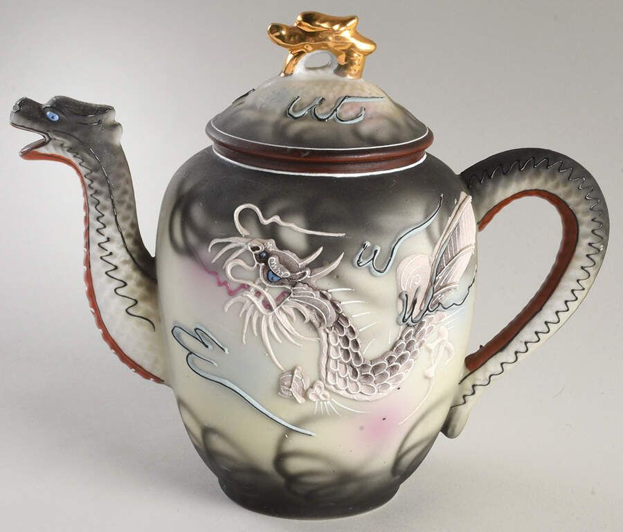 JAP146 Teapot & Lid by Japan-1