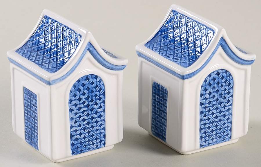 Willow Blue ("England 1883" Backstamp, China) Figural Salt & Pepper Set by Johnson Brothers-1