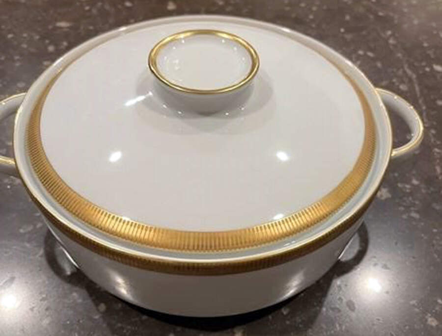 5174 Round Covered Vegetable by Johann Seltmann-1