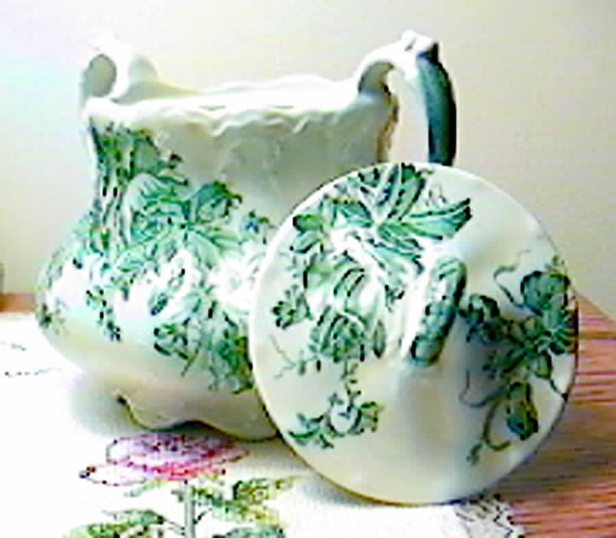 Irene Sugar Bowl & Lid by Johnson Brothers-1