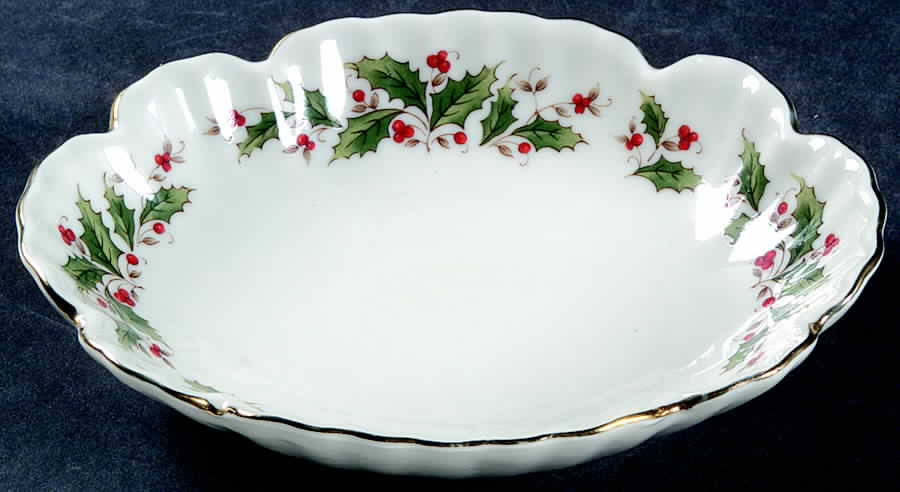 Holly Yuletide Bon Bon by Japan-1